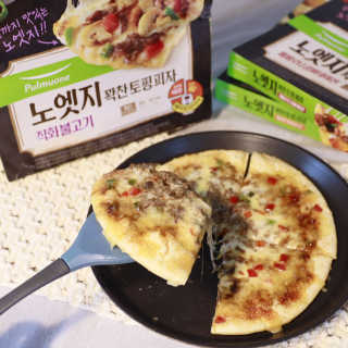 [풀무원] 노엣지 꽉찬토핑 피자 3종 — 5점을 준 리뷰어가 2020년 8월 올린 사용 사진