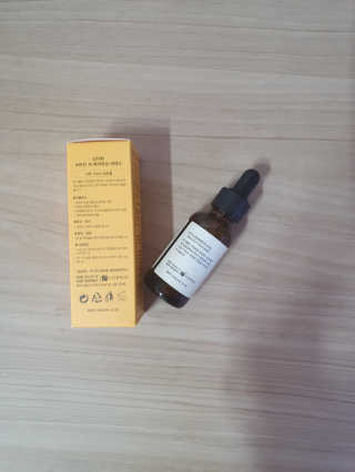 [스킨큐어] 산다화 비타민C 화이트닝 에센스 30ml — 5점을 준 리뷰어가 2020년 4월 올린 사용 사진