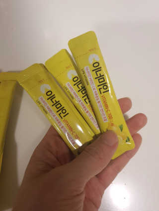 이너미인 VITAMIN-C 700 — 5점을 준 리뷰어가 2020년 8월 올린 사용 사진