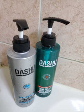다슈코리아 다슈 데일리 두피 딥 클렌징 샴푸 500ml — 4.5점을 준 리뷰어가 2020년 10월 올린 사용 사진