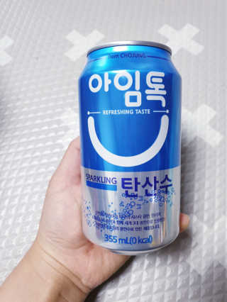 일화 아임톡 탄산수 355mlX24캔 + 보냉팩 증정이벤트 — 5점을 준 리뷰어가 2020년 4월 올린 사용 사진