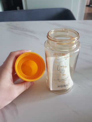 유비맘 PPSU 젖병 노꼭지_260ml_컬러 랜덤 발송 — 5점을 준 리뷰어가 2020년 7월 올린 사용 사진