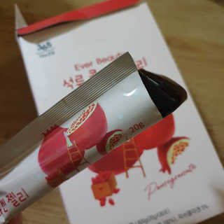365더건강 에버뷰티 석류콜라겐 젤리 — 5점을 준 리뷰어가 2020년 6월 올린 사용 사진