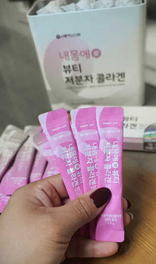 서울약사신협_내몸애뷰티저분자콜라겐_2.5g 50포 — 5점을 준 리뷰어가 2020년 4월 올린 사용 사진