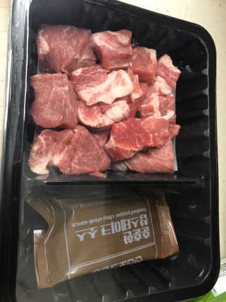 선진포크한돈 간편한돈 큐브목심 스테이크 — 5점을 준 리뷰어가 2020년 11월 올린 사용 사진