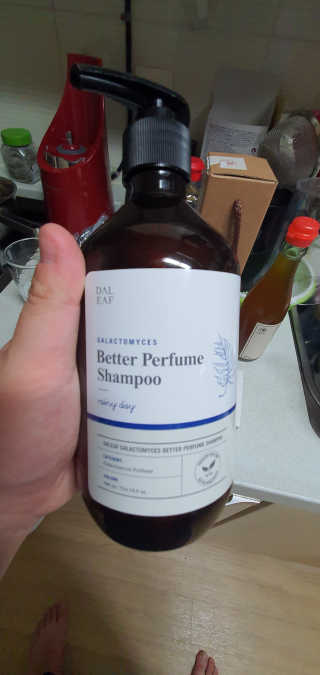 달리프 베러 퍼퓸 샴푸 1000ml 레이니데이 or 일랑로즈 — 5점을 준 리뷰어가 2020년 4월 올린 사용 사진