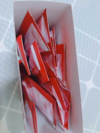 헬스업_쁘띠쁘띠석류콜라겐젤리_20g x 14포 — 5점을 준 리뷰어가 2020년 12월 올린 사용 사진