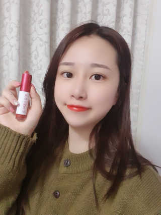 레드쿠키 브라우니 벨벳 립 틴트 — 5점을 준 리뷰어가 2020년 4월 올린 사용 사진
