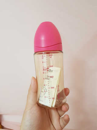 유비맘 PPSU 젖병 노꼭지_260ml_컬러 랜덤 발송 — 5점을 준 리뷰어가 2020년 10월 올린 사용 사진