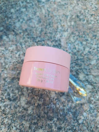 Tween.Ty Skin 트웬티스킨 리페어 아이크림 프리미엄 라인 — 5점을 준 리뷰어가 2020년 11월 올린 사용 사진
