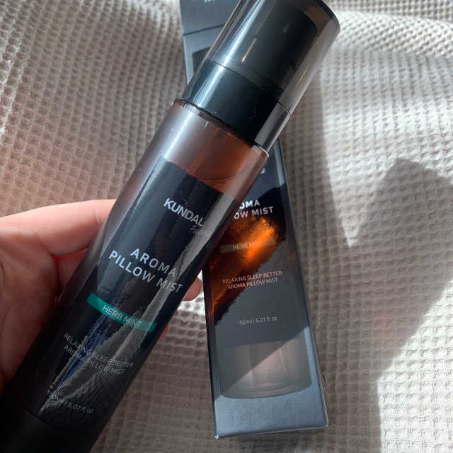 쿤달 릴랙싱 슬립 배럴 아로마 필로우 미스트 150ml 리뷰 사진