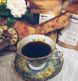 [브라운백 커피] 홈카페 싱글오리진 3종 + 드립백 세트 — 5점을 준 리뷰어가 2020년 7월 올린 사용 사진