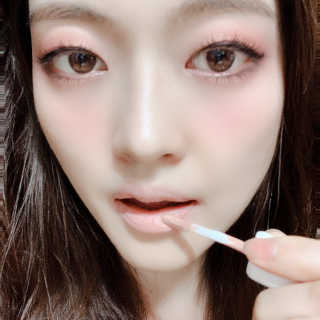 셀프코딩 코드 크러쉬 매트 리퀴드 립스틱+스티커 세트 — 5점을 준 리뷰어가 2020년 9월 올린 사용 사진