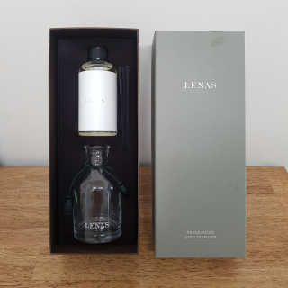 레나스 프리미엄 아로마 디퓨저 200ml  [1SET] — 3점을 준 리뷰어가 2020년 7월 올린 사용 사진