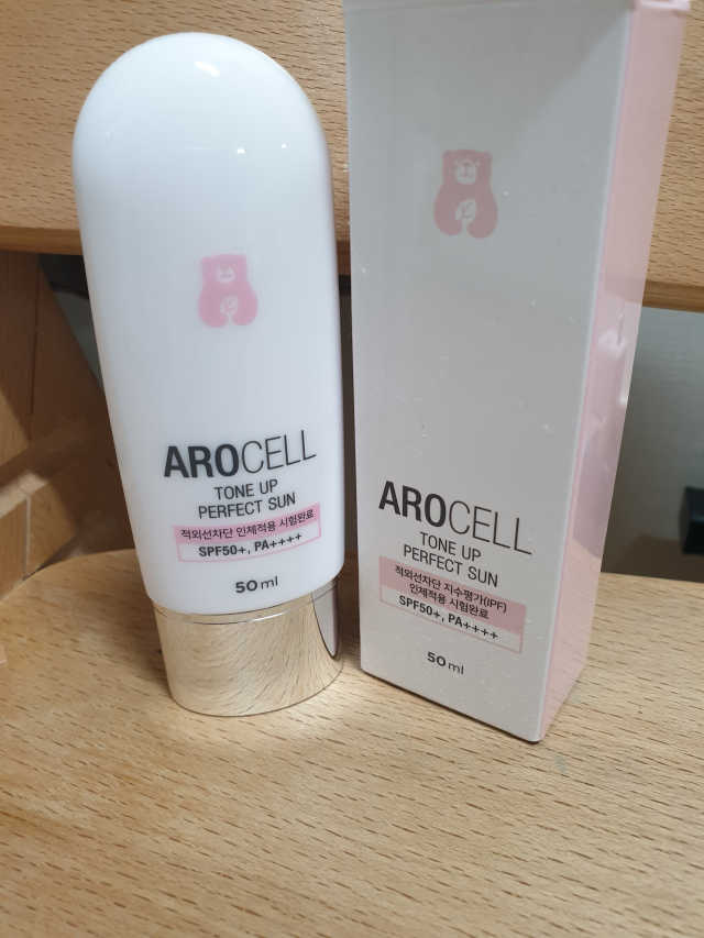 [아로셀] 톤업퍼펙트선 SPF50+ PA++++ 리뷰 사진