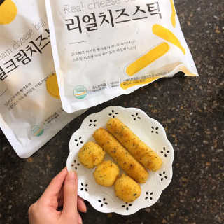 가치식탁 리얼치즈스틱, 리얼크림치즈볼 — 5점을 준 리뷰어가 2020년 5월 올린 사용 사진