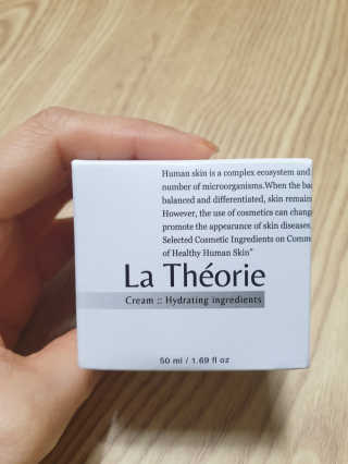 La Theorie Hydrating Ingredients | 하이드레이팅 인그레이디언츠 — 5점을 준 리뷰어가 2020년 5월 올린 사용 사진