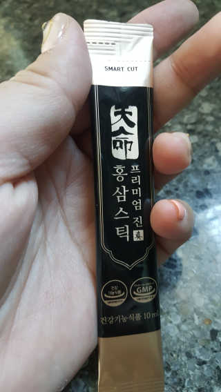 헬스업_천명진프리미엄홍삼스틱_10ml x 30포 — 5점을 준 리뷰어가 2020년 10월 올린 사용 사진