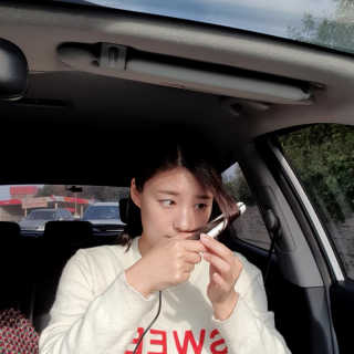 모즈헤어 휴대용 미니 고데기 — 3점을 준 리뷰어가 2020년 11월 올린 사용 사진