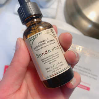[스킨큐어] 산다화 비타민C 화이트닝 에센스 30ml — 4점을 준 리뷰어가 2020년 4월 올린 사용 사진