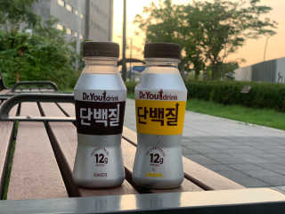 닥터유드링크 단백질 초코맛 and 바나나맛 — 5점을 준 리뷰어가 2020년 8월 올린 사용 사진