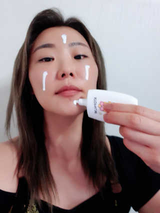 아토팜 야외놀이 선밀크 SPF50+ PA+++ — 5점을 준 리뷰어가 2020년 5월 올린 사용 사진