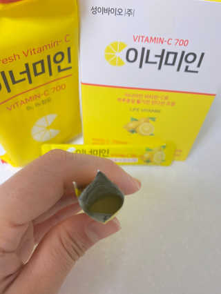 이너미인 VITAMIN-C 700 — 5점을 준 리뷰어가 2020년 8월 올린 사용 사진