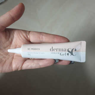 derma SC-Gel 더마에스씨 겔 20g — 5점을 준 리뷰어가 2020년 5월 올린 사용 사진