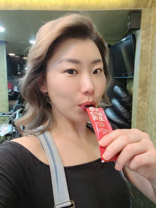 조은약초 석류콜라겐 석류즙 석류쪼옥 젤리 스틱 15포 x 20g — 5점을 준 리뷰어가 2020년 8월 올린 사용 사진