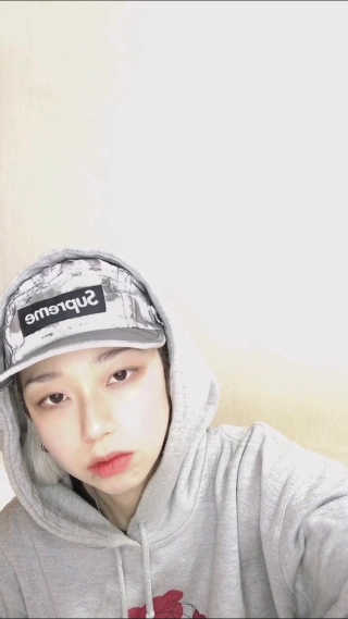 [블랙루즈] 크림 마뜨 루즈 시즌1 택1+랜덤1 — 5점을 준 리뷰어가 2020년 4월 올린 사용 사진