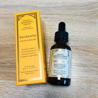 [스킨큐어] 산다화 비타민C 화이트닝 에센스 30ml — 4점을 준 리뷰어가 2020년 4월 올린 사용 사진