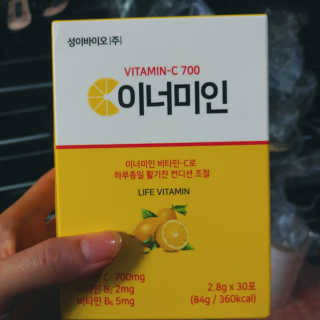 이너미인 VITAMIN-C 700 — 4점을 준 리뷰어가 2020년 8월 올린 사용 사진