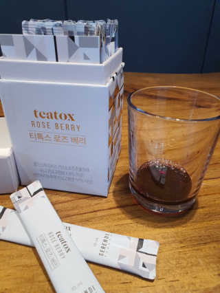 세렌디뷰티_이너뷰티 티톡스 로즈 베리 — 5점을 준 리뷰어가 2020년 7월 올린 사용 사진