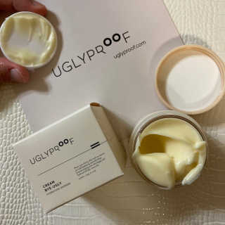 어글리프루프 크림 바이어글리 하이드레이션 샤워 50ml — 4점을 준 리뷰어가 2020년 10월 올린 사용 사진