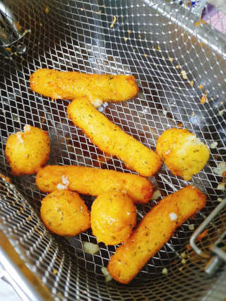가치식탁 리얼치즈스틱, 리얼크림치즈볼 — 5점을 준 리뷰어가 2020년 9월 올린 사용 사진