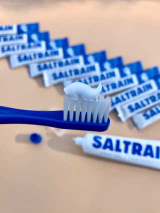 솔트레인 SALTRAIN 그레이 솔트 덴탈 케어 세트 — 5점을 준 리뷰어가 2020년 10월 올린 사용 사진