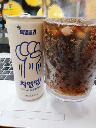 일화 No 슈가0Kcal 스테비아 톡별콜라 콤보팩 250mlX30 캔 — 3점을 준 리뷰어가 2020년 7월 올린 사용 사진
