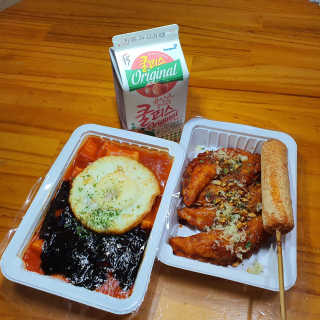죠스떡볶이 [죠스푸드] 짜빠떡볶이+떡또그+범벅만두 신메뉴 3종 — 3점을 준 리뷰어가 2020년 5월 올린 사용 사진