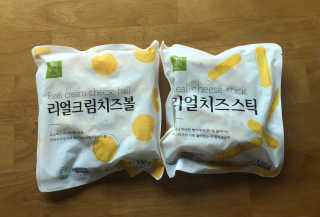 가치식탁 리얼치즈스틱, 리얼크림치즈볼 — 4점을 준 리뷰어가 2020년 8월 올린 사용 사진