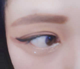 [블랙루즈] 크리스탈 하트 락 섀도우 4종 중 택1 — 5점을 준 리뷰어가 2020년 9월 올린 사용 사진
