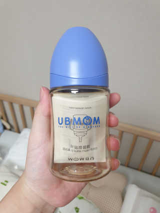 유비맘 PPSU 젖병 노꼭지_200ml_컬러 랜덤 발송 — 4점을 준 리뷰어가 2020년 8월 올린 사용 사진