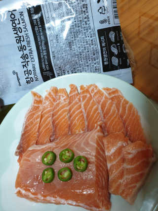 동원산업 항공직송 동원생연어_400g — 5점을 준 리뷰어가 2020년 4월 올린 사용 사진