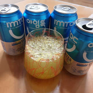 일화 아임톡 탄산수 355ml X 24캔 — 5점을 준 리뷰어가 2020년 4월 올린 사용 사진