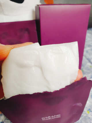 GARANG GARANG 피오니 룻 모이스처라이징 앤 수딩 마스크팩 — 5점을 준 리뷰어가 2020년 4월 올린 사용 사진