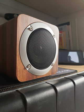 SEVIZ MINI10W 레트로 블루투스 스피커 — 5점을 준 리뷰어가 2020년 9월 올린 사용 사진