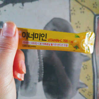 이너미인 VITAMIN-C 700 — 4점을 준 리뷰어가 2020년 8월 올린 사용 사진