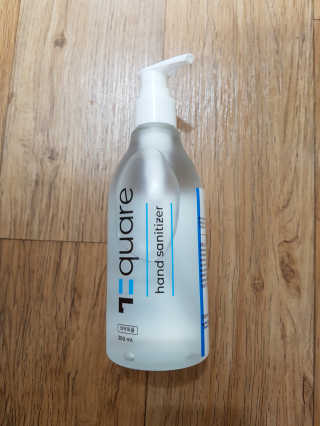 온가족 위생습관, 72스퀘어 손소독제 300ml+30mlx2 구성 — 4점을 준 리뷰어가 2020년 10월 올린 사용 사진