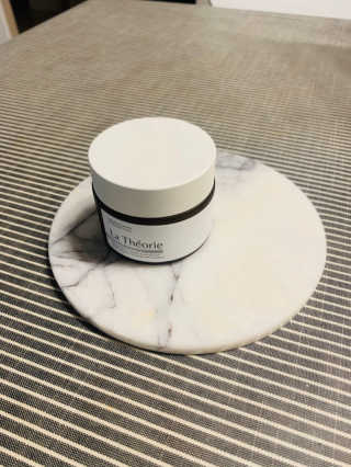 La Theorie Hydrating Ingredients | 하이드레이팅 인그레이디언츠 — 4점을 준 리뷰어가 2020년 4월 올린 사용 사진