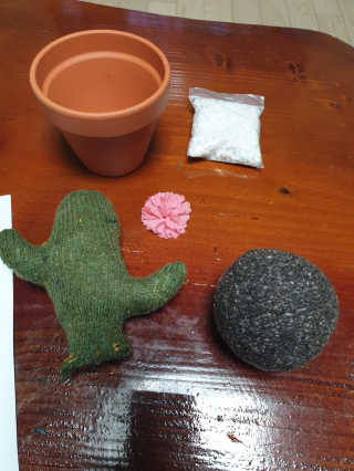 삭스플리즈 [DIY] 공기정화 선인장 양말인형 — 5점을 준 리뷰어가 2020년 4월 올린 사용 사진