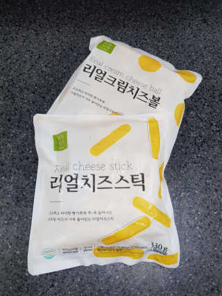 가치식탁 리얼치즈스틱, 리얼크림치즈볼 — 5점을 준 리뷰어가 2020년 7월 올린 사용 사진